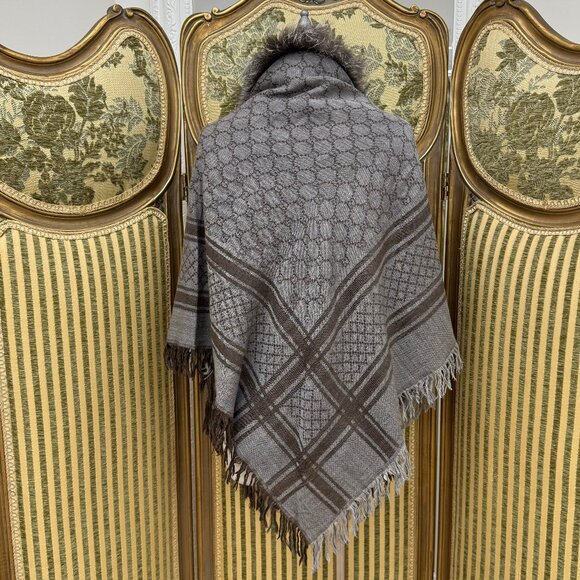 Gucci GG Grey and Brown Pattern Wool and Silk Scarf Shawl Wrap with Fox Fur Trim - Picture 6 of 10